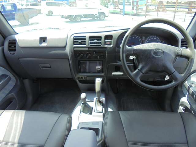 Toyota Hilux 4