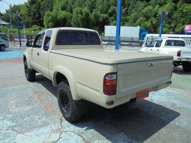 Toyota Hilux 8