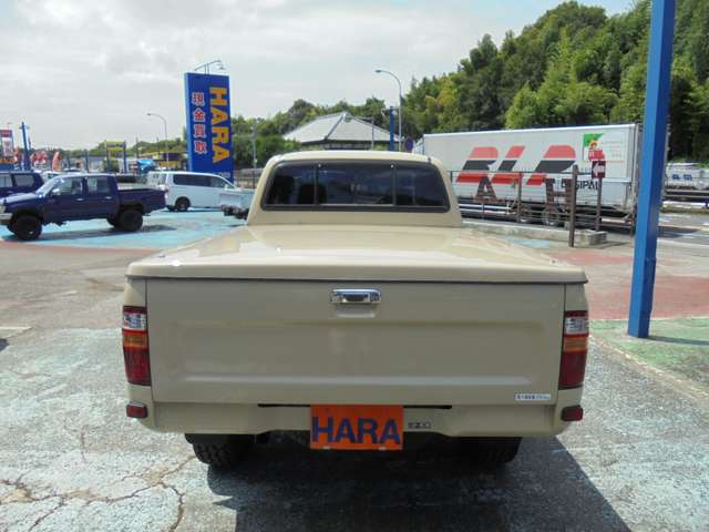 Toyota Hilux 9
