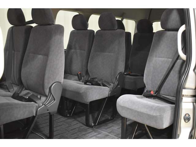 Toyota Hiace 4