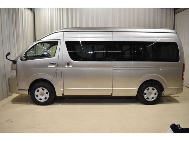 Toyota Hiace 5