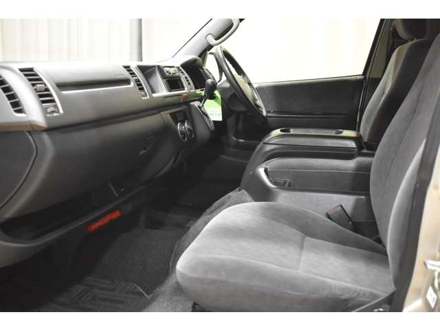 Toyota Hiace 8