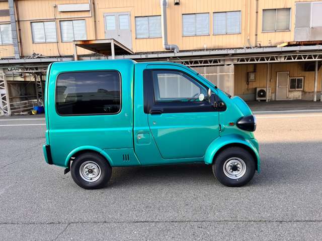 Daihatsu Midget II 11
