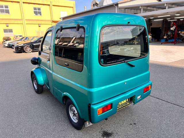 Daihatsu Midget II 6
