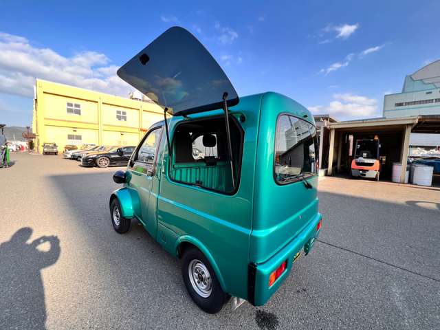 Daihatsu Midget II 8