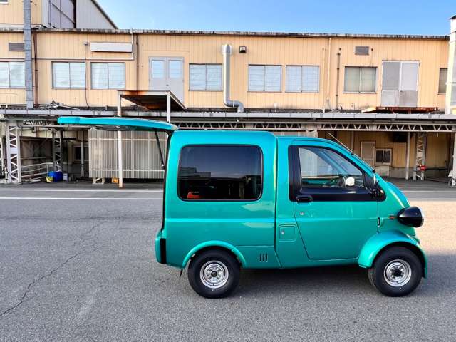 Daihatsu Midget II 9