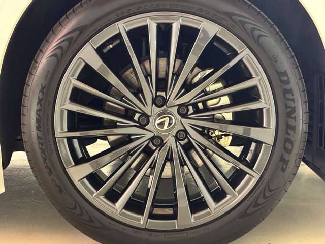 Lexus RX 9