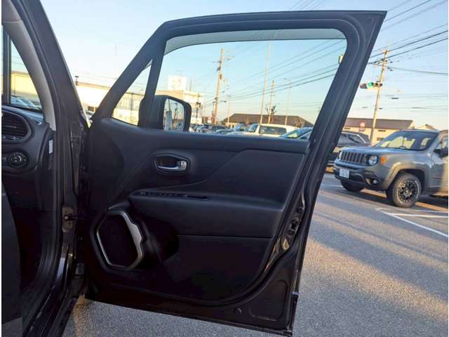 Jeep Renegade 11