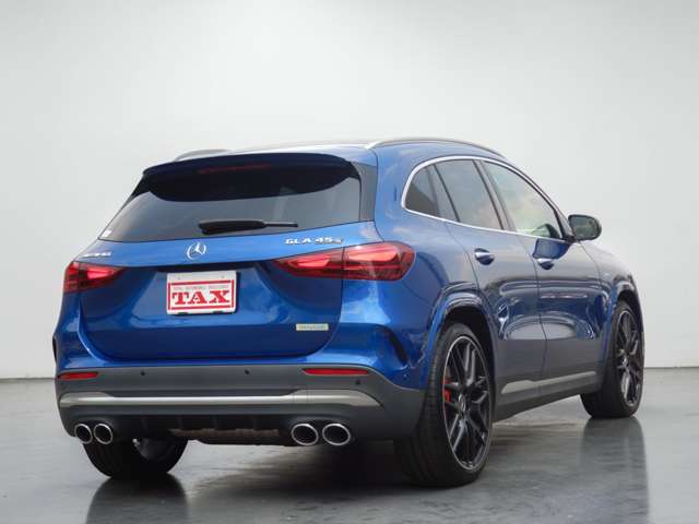 Mercedes-Benz GLA-Class 5