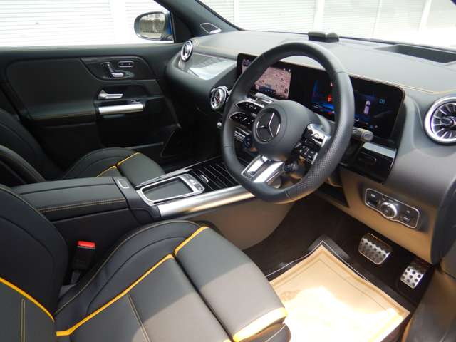 Mercedes-Benz GLA-Class 8