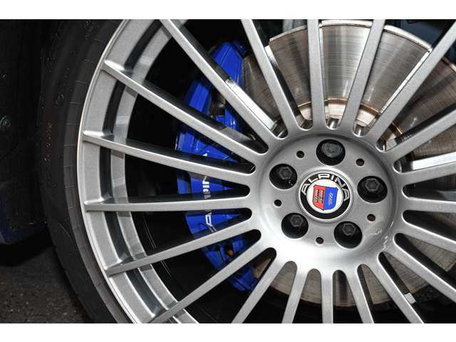 BMW Alpina XB7 8