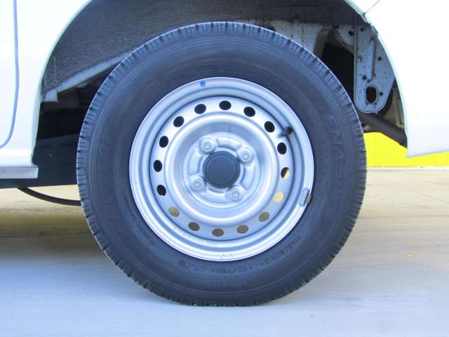 Nissan NV100 Clipper 11