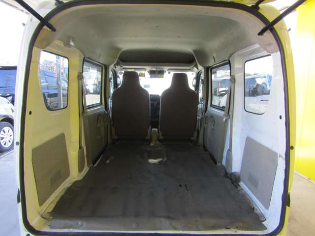 Nissan NV100 Clipper 10