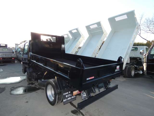 Mitsubishi Fuso Canter 9