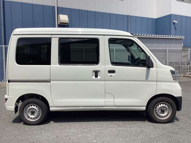 Daihatsu Hijet Cargo 6