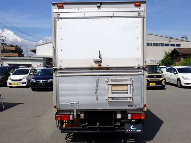 Nissan Atlas 7
