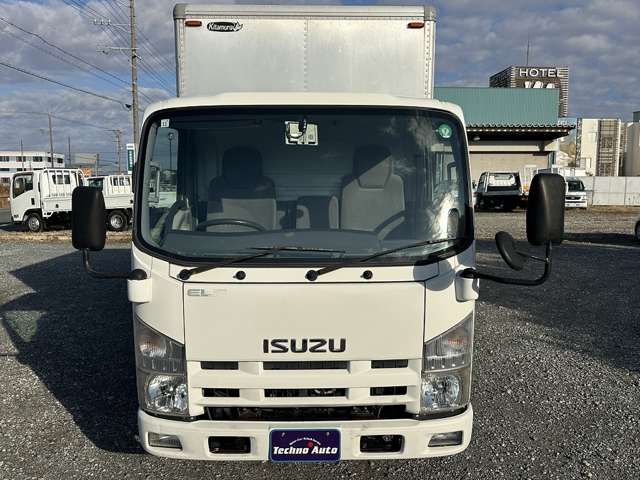 Isuzu Elf 4