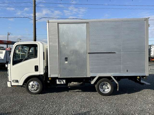 Isuzu Elf 6
