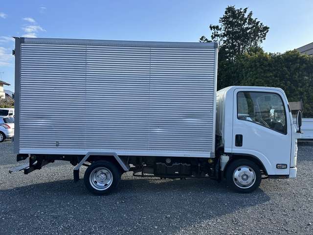 Isuzu Elf 7