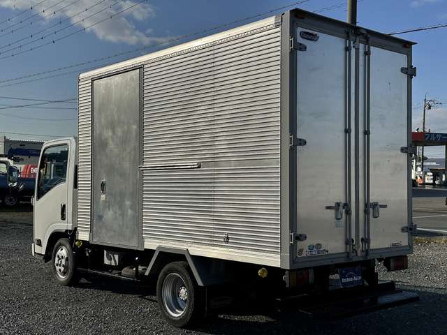 Isuzu Elf 8