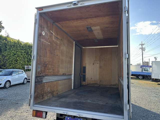 Isuzu Elf 10