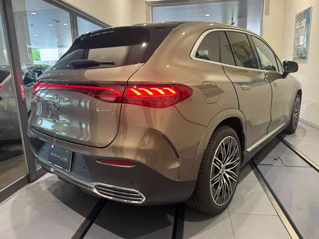 Mercedes-Benz EQE SUV 3