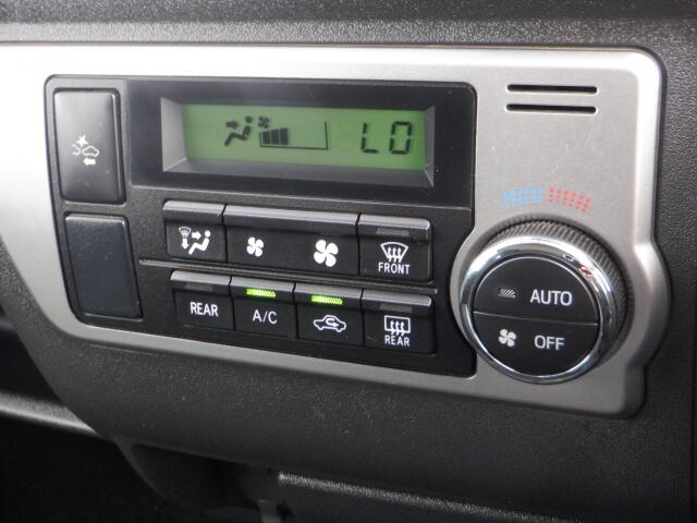 Toyota Hiace Van 10