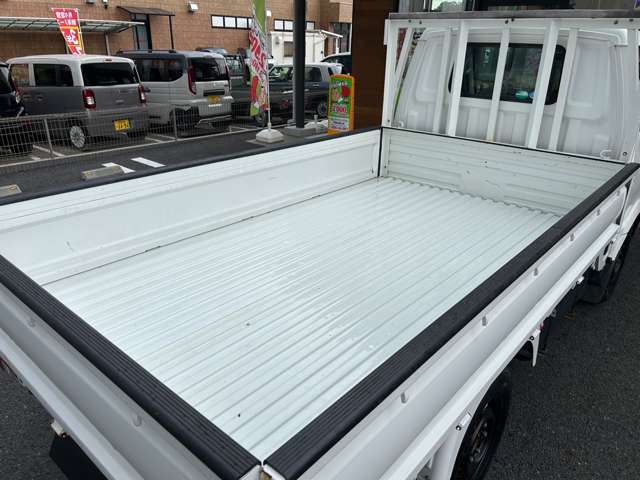 Mazda Bongo Truck 11