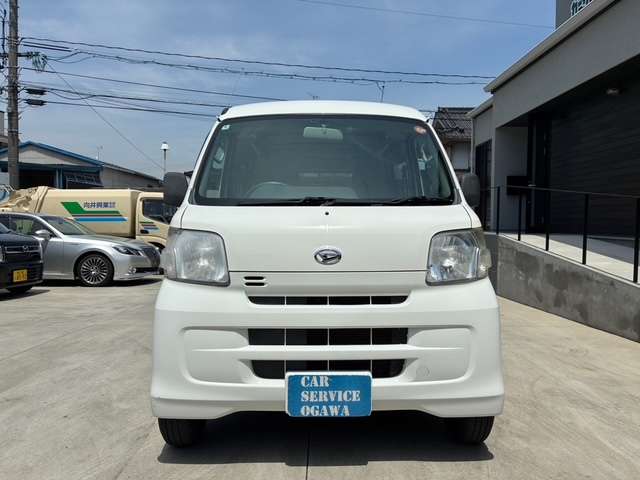 Daihatsu Hijet Cargo 4