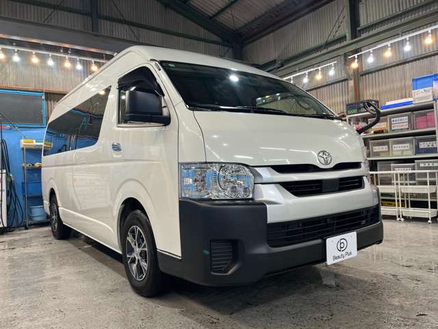 Toyota Hiace Commuter 11