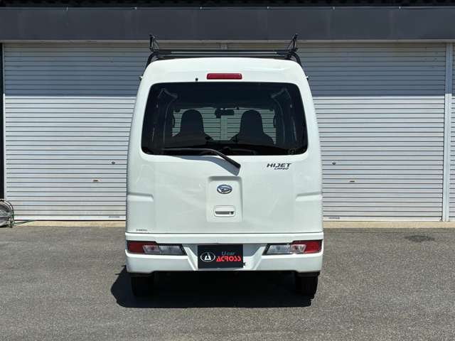 Daihatsu Hijet Cargo 6