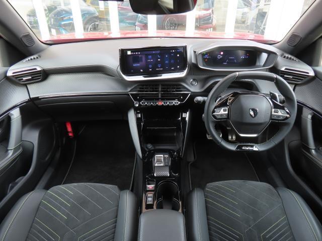 Peugeot SUV 2008 11