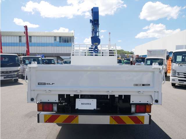 Isuzu Elf 8