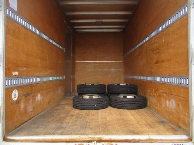 Isuzu Elf 11