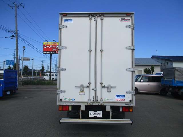 Isuzu Elf 6
