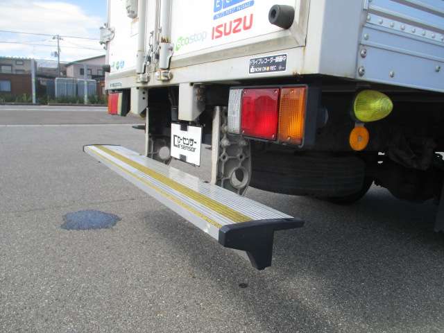 Isuzu Elf 10