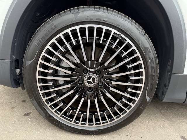 Mercedes-Benz EQB 12