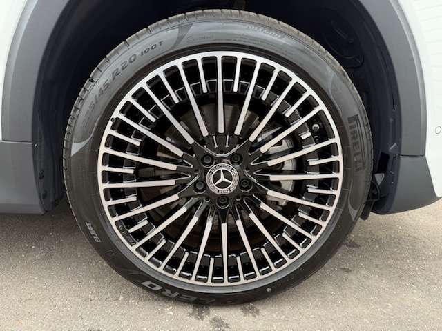 Mercedes-Benz EQB 10