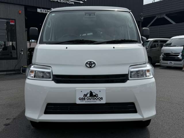 Toyota Town Ace Van 12