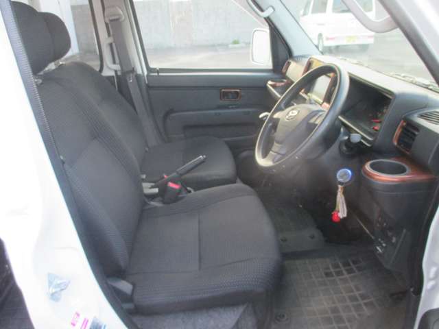 Daihatsu Hijet Cargo 11