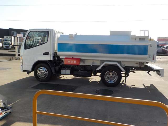 Mitsubishi Fuso Canter 2