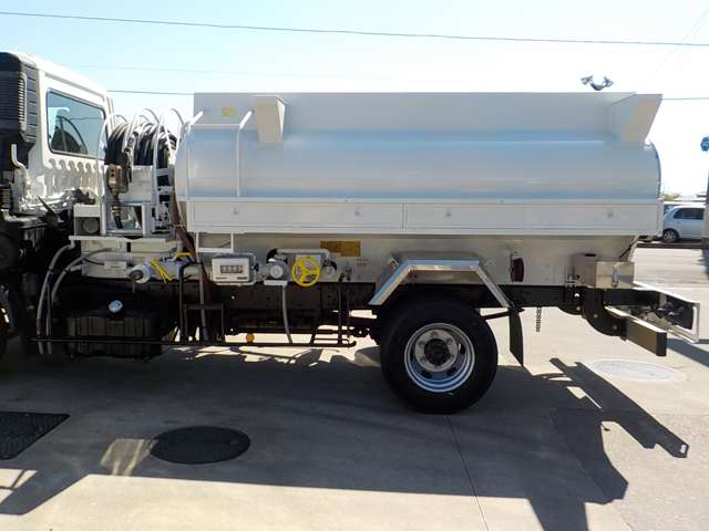 Mitsubishi Fuso Fighter 11