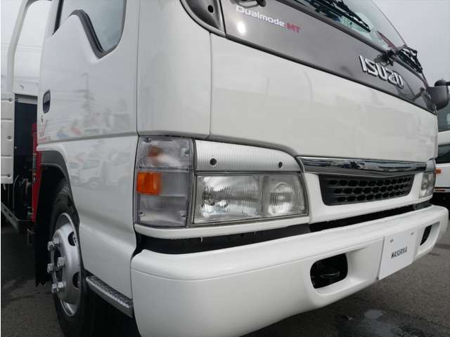 Isuzu Elf 10
