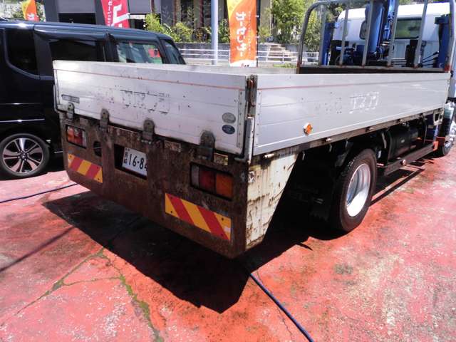 Mitsubishi Fuso Canter 9