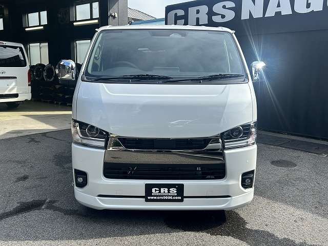 Toyota Hiace Van 7