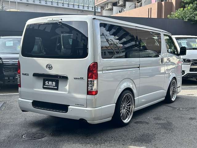 Toyota Hiace Van 9