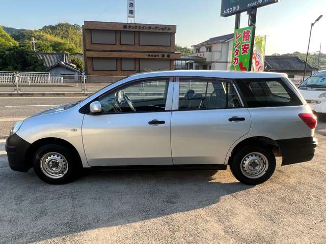 Nissan AD 4