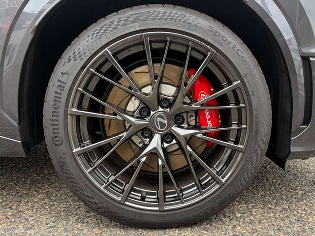 Lexus LBX 12
