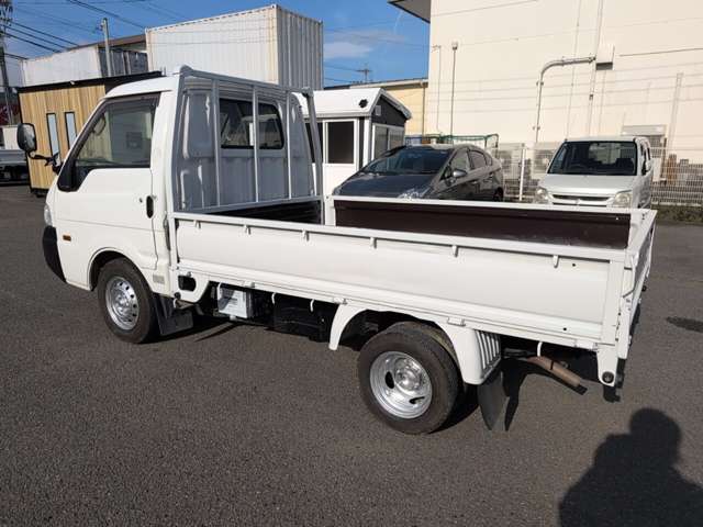Mazda Bongo Truck 3