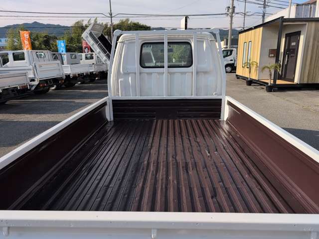 Mazda Bongo Truck 4